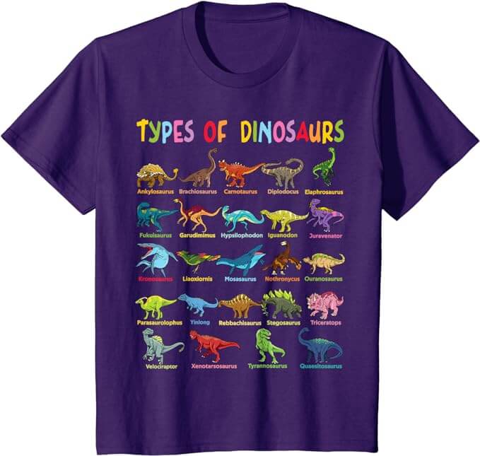 Camiseta morada con diferentes especies de dinosaurios